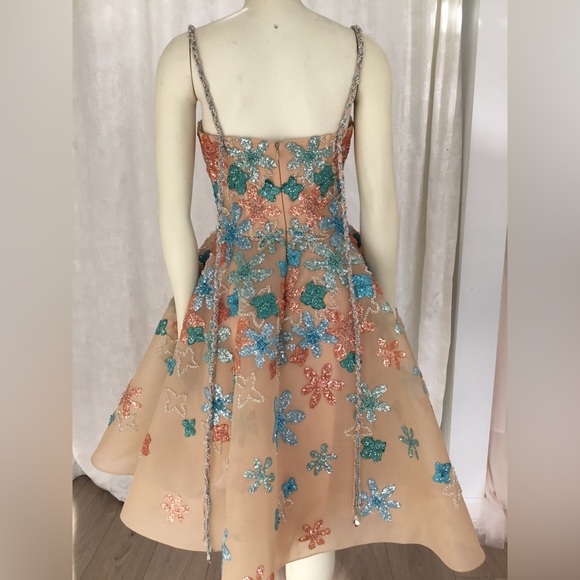 TONY WARD RTW SAMPLE SALE!! Spring/Summer 2022 #6 - Picture 4 of 10